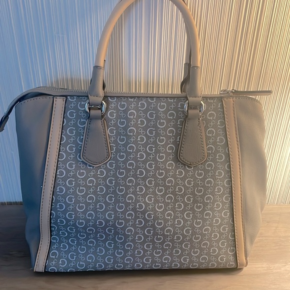 Large Guess handbag - Picture 4 of 6
